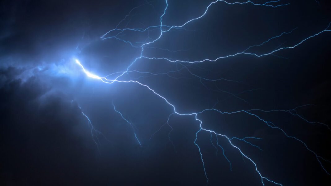 thunder-+-fiber-optic-cabling-used-for-seismic-imaging