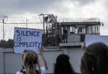 Israeli activists protest mistreatment of Palestinian women at Damon Prison israeli-activists-protest-mistreatment-of-palestinian-women-at-damon-prison