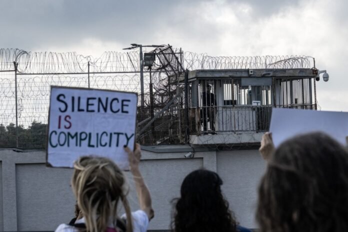 israeli-activists-protest-mistreatment-of-palestinian-women-at-damon-prison