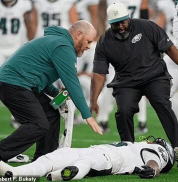 NFL Star Rushed Off Field and Sent to Hospital (Video) nfl-star-rushed-off-field-and-sent-to-hospital-(video)