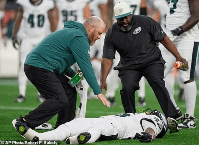nfl-star-rushed-off-field-and-sent-to-hospital-(video)