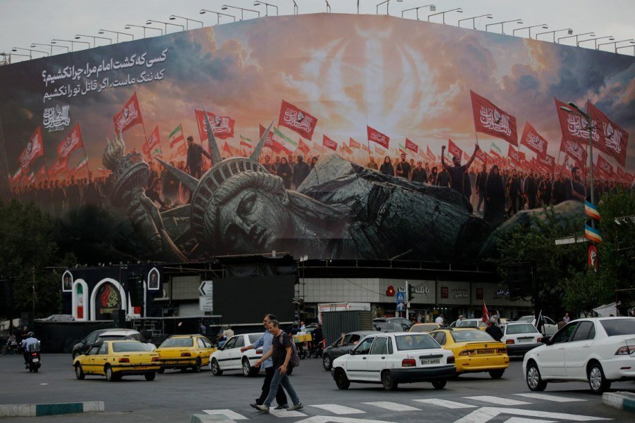 iran’s-revolutionary-guard-corps-calls-economic-war-‘main-battlefield’-with-us iran’s-revolutionary-guard-corps-calls-economic-war-‘main-battlefield’-with-us