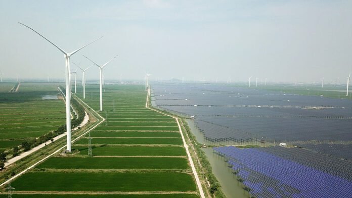 trump-tried-to-curb-clean-energy-it’s-booming-anyway.