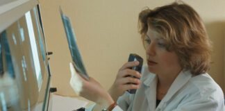 ai-won’t-replace-radiologists,-but-it-will-dramatically-change-their-jobs