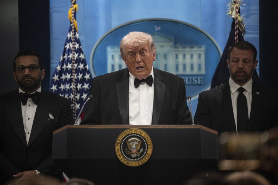 trump-says-millions-of-barrels-of-oil-flowing-through-strait-of-hormuz trump-says-millions-of-barrels-of-oil-flowing-through-strait-of-hormuz