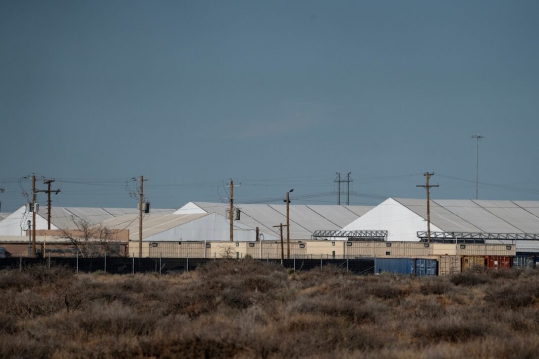 listen-to-911-calls-from-inside-an-immigration-detention-center:-“we-just-need-to-take-him-to-the-hospital”