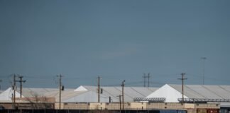 listen-to-911-calls-from-inside-an-immigration-detention-center:-“we-just-need-to-take-him-to-the-hospital”