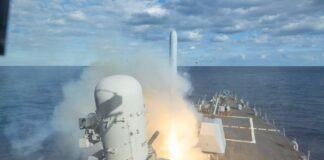 us-strikes-iranian-launchers-on-larak-island,-marking-first-attacks-in-weeks