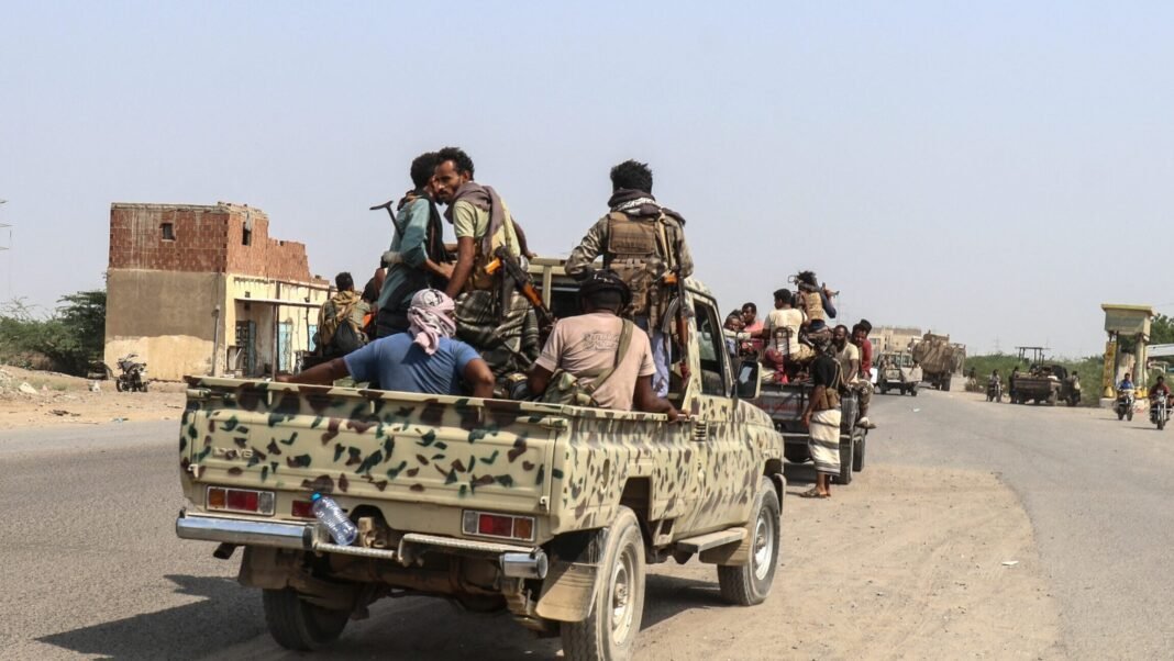 yemen-fighting-leaves-more-than-300-dead-as-houthis-cut-key-supply-route yemen-fighting-leaves-more-than-300-dead-as-houthis-cut-key-supply-route
