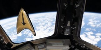 the-universal-language-of-space-is…-star-trek?-mais-oui.
