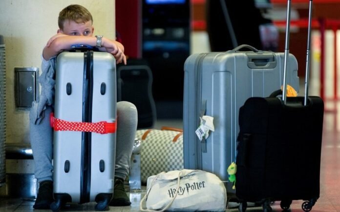 uk-flights-delayed-after-hundreds-cancelled-by-air-traffic-control-glitch uk-flights-delayed-after-hundreds-cancelled-by-air-traffic-control-glitch