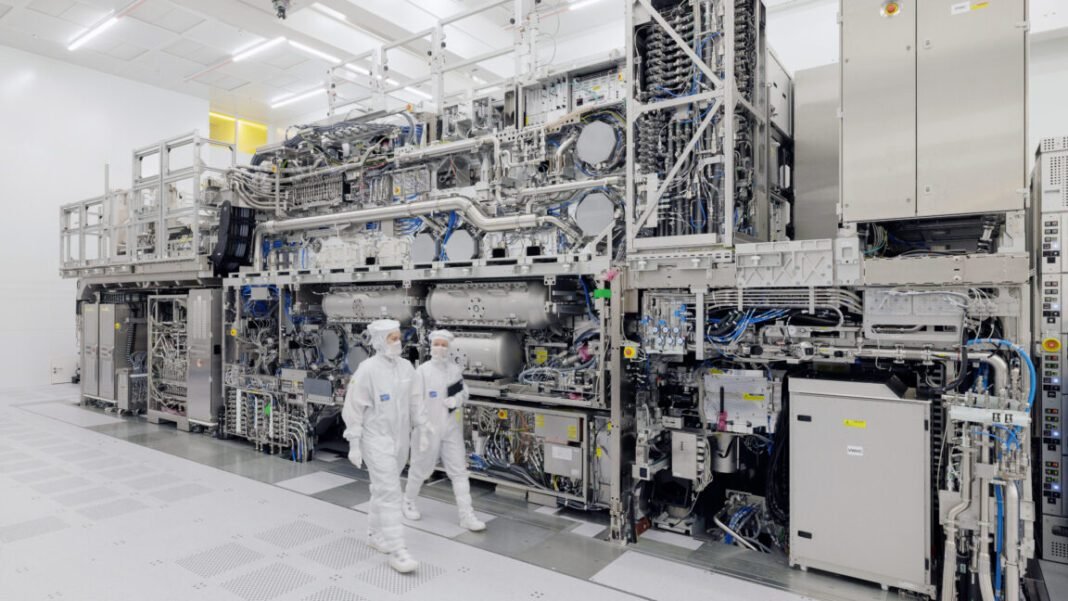 top-chipmakers-embrace-asml’s-$400m-machines,-agree-to-crucial-chipmaking-change top-chipmakers-embrace-asml’s-$400m-machines,-agree-to-crucial-chipmaking-change