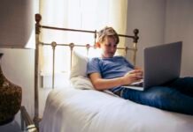 boy-developed-“toasted-skin”-condition-from-using-a-laptop-every-day