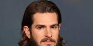 actor’s-plane-forced-to-make-emergency-landing-over-‘odor’