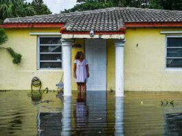 As extreme weather worsens, Black and Hispanic homeowners are paying more for insurance as-extreme-weather-worsens,-black-and-hispanic-homeowners-are-paying-more-for-insurance