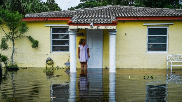 as-extreme-weather-worsens,-black-and-hispanic-homeowners-are-paying-more-for-insurance