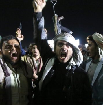 Saudi Arabia Caught Between 2 Chokepoints as Houthi Advance Reshapes Red Sea Front saudi-arabia-caught-between-2-chokepoints-as-houthi-advance-reshapes-red-sea-front