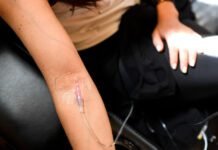 iv-drips-used-for-“detoxification”-actually-filled-with-toxins;-dozens-poisoned