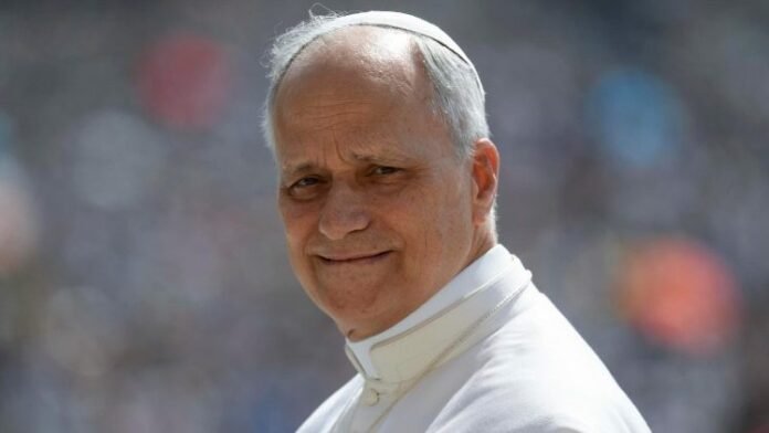 pope-makes-first-official-visit-to-france-in-18-years