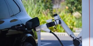 us-being-left-behind-in-ev-charging-speeds-as-china-goes-sub-5-min-to-70%