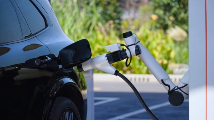 us-being-left-behind-in-ev-charging-speeds-as-china-goes-sub-5-min-to-70%