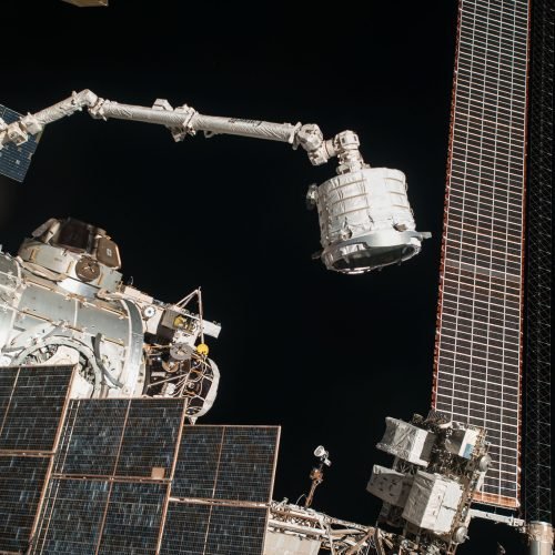 the-large-robotic-arm-on-the-international-space-station-has-stopped-working