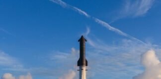 starship’s-first-orbital-launch-gives-lift-to-spacex’s-next-gen-starlinks