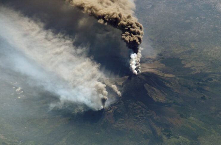catania-airport-closed-for-third-day-due-to-etna’s-ash