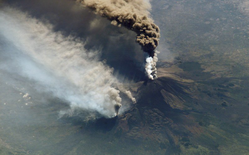 catania-airport-closed-for-third-day-due-to-etna’s-ash catania-airport-closed-for-third-day-due-to-etna’s-ash