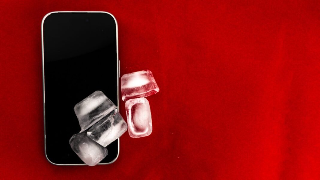 apple-pressured-to-explain-trump-role-in-ice-tracking-app-removals