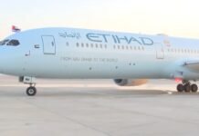 uae-clears-repatriation-flights-for-1,800-stranded-israelis-after-overnight-reversal 