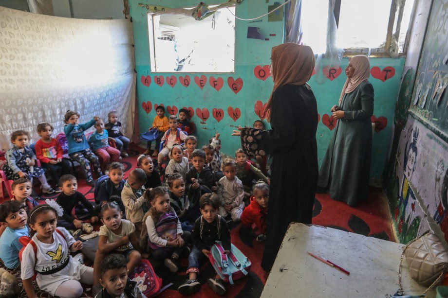 over-800-palestinian-teachers-killed-by-israel-since-gaza-war:-education-ministry over-800-palestinian-teachers-killed-by-israel-since-gaza-war:-education-ministry