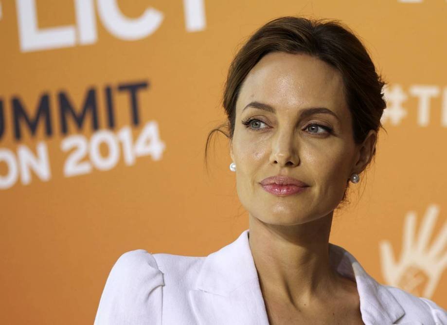 angelina-jolie-highlights-gaza-destruction-with-google-earth-satellite-images angelina-jolie-highlights-gaza-destruction-with-google-earth-satellite-images