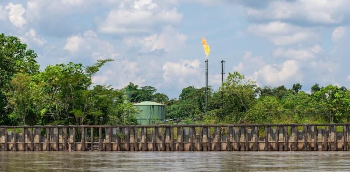 why-some-indigenous-communities-don’t-resist-oil-extraction-in-their-territories