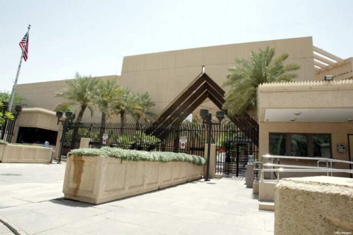 us-urges-citizens-in-saudi-arabia-to-remain-‘vigilant’-over-risk-of-drone,-missile-attacks