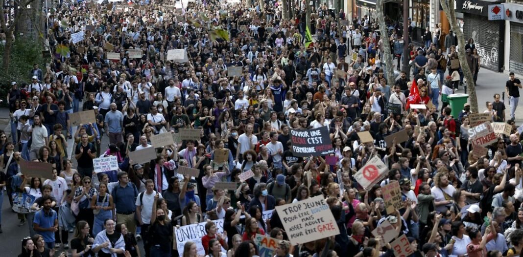 french-student-riots:-comparisons-with-1968-will-only-serve-the-political-extremes