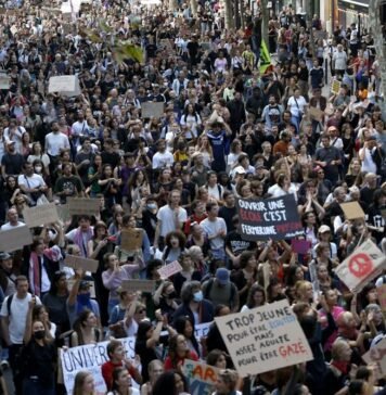 French student riots: comparisons with 1968 will only serve the political extremes french-student-riots:-comparisons-with-1968-will-only-serve-the-political-extremes