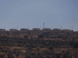 israeli-banks-fear-new-sanctions-over-west-bank-settlement-financing:-report