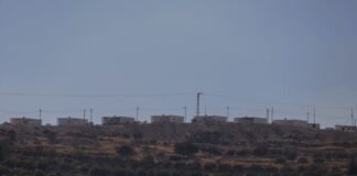 israeli-banks-fear-new-sanctions-over-west-bank-settlement-financing:-report