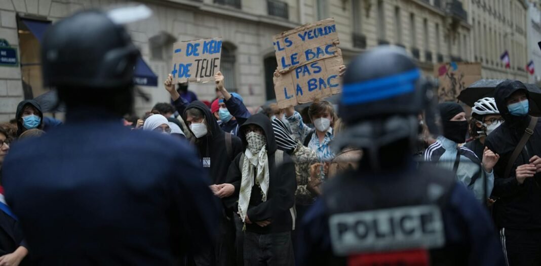 school-protests-focus-attention-on-the-chequered-history-of-public-order-policing-in-france