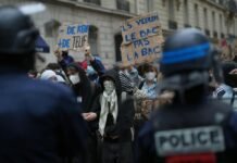 School protests focus attention on the chequered history of public order policing in France school-protests-focus-attention-on-the-chequered-history-of-public-order-policing-in-france