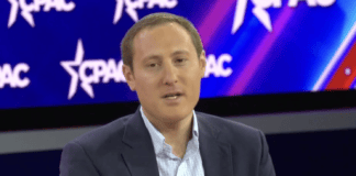 ‘grotesque’-journalism:-accuracy-of-nyt-report-on-huckabee-top-aide-challenged 