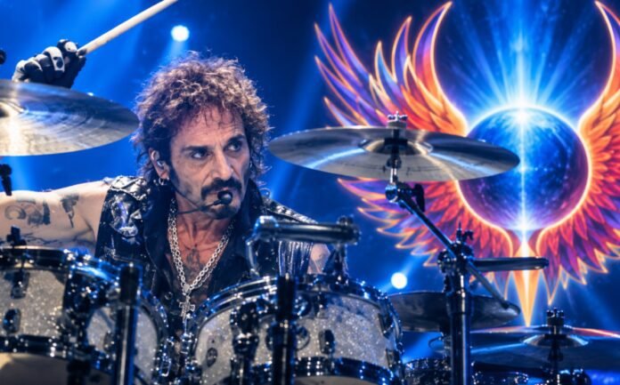 ‘journey’-rocker-rushed-to-hospital-mid-concert-(video)
