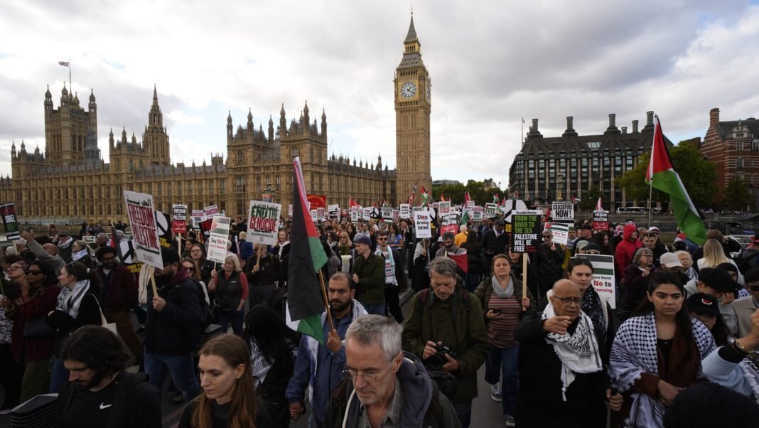 london-pro-palestinian-march-draws-thousands,-police-arrest-20