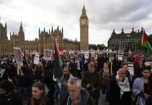 london-pro-palestinian-march-draws-thousands,-police-arrest-20
