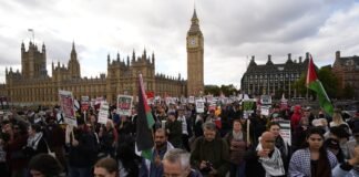 london-pro-palestinian-march-draws-thousands,-police-arrest-20
