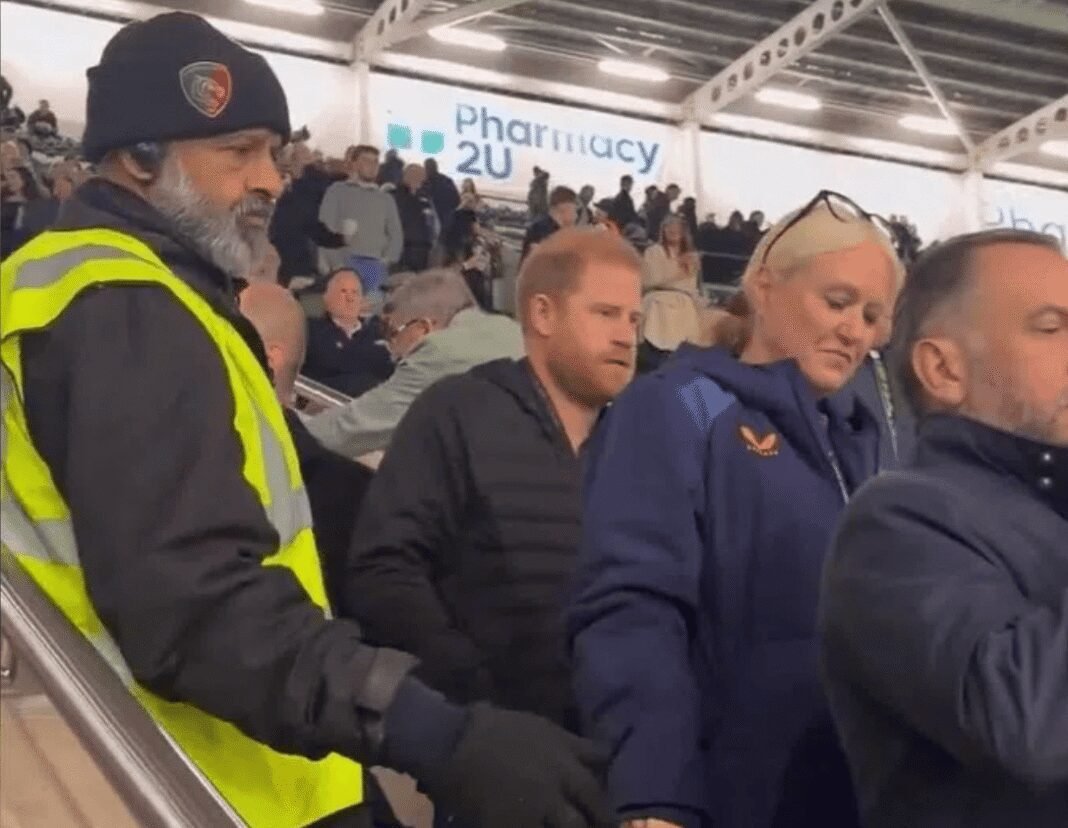 prince-harry-‘fought-back-tears’-after-being-booed-by-crowd-(video) prince-harry-‘fought-back-tears’-after-being-booed-by-crowd-(video)