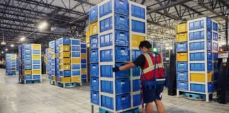 amazon-has-over-1-million-robot-workers.-what’s-next-for-human-employees?