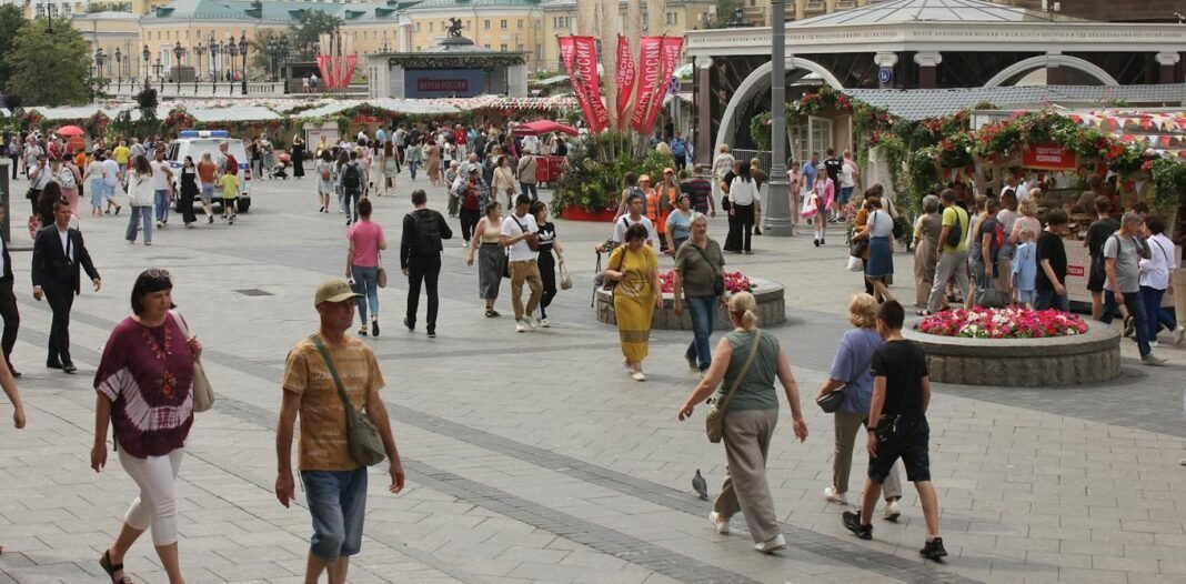 how-the-‘geopolitical-stigma’-associated-with-putin’s-russia-is-affecting-ordinary-russians