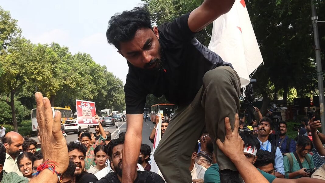 can-cockroach-movement-reverse-india’s-democratic-decline? can-cockroach-movement-reverse-india’s-democratic-decline?